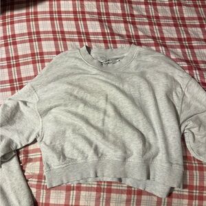 H&M Light Gray Ribbed Crewneck Top